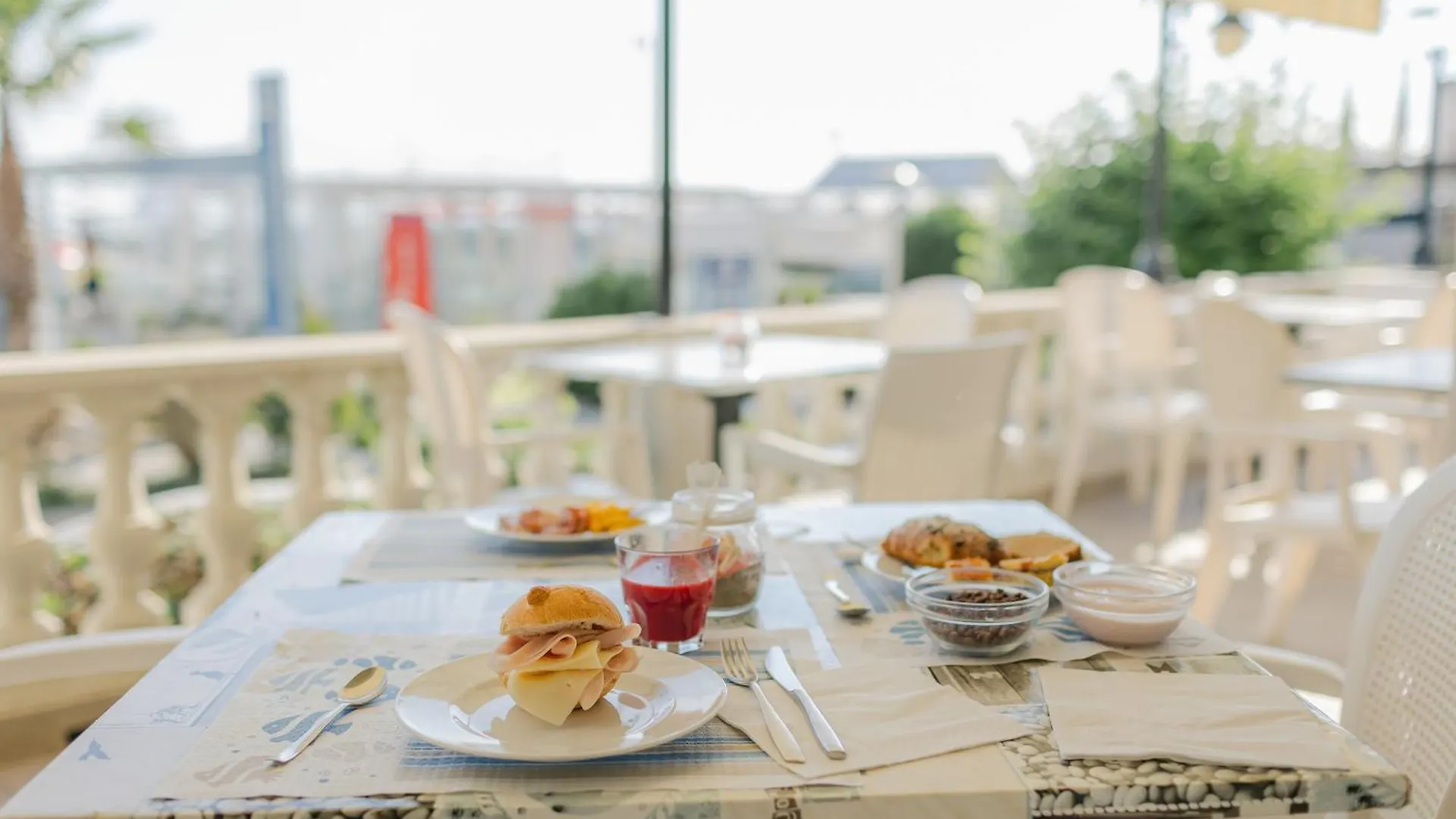 Hotel Royal Cattolica 3*,